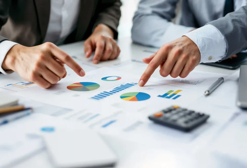 employee-working-marketing-setting_11zon